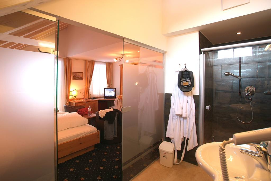 Hotel Fatlar Ischgl Rom bilde